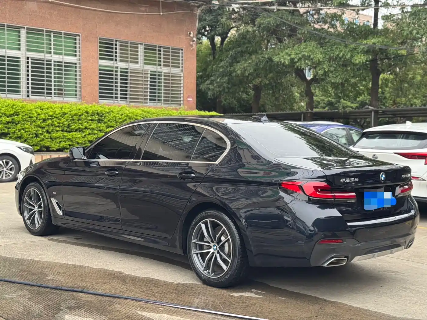 BMW 5 Series 2021 525Li M Sport Package фото 3
