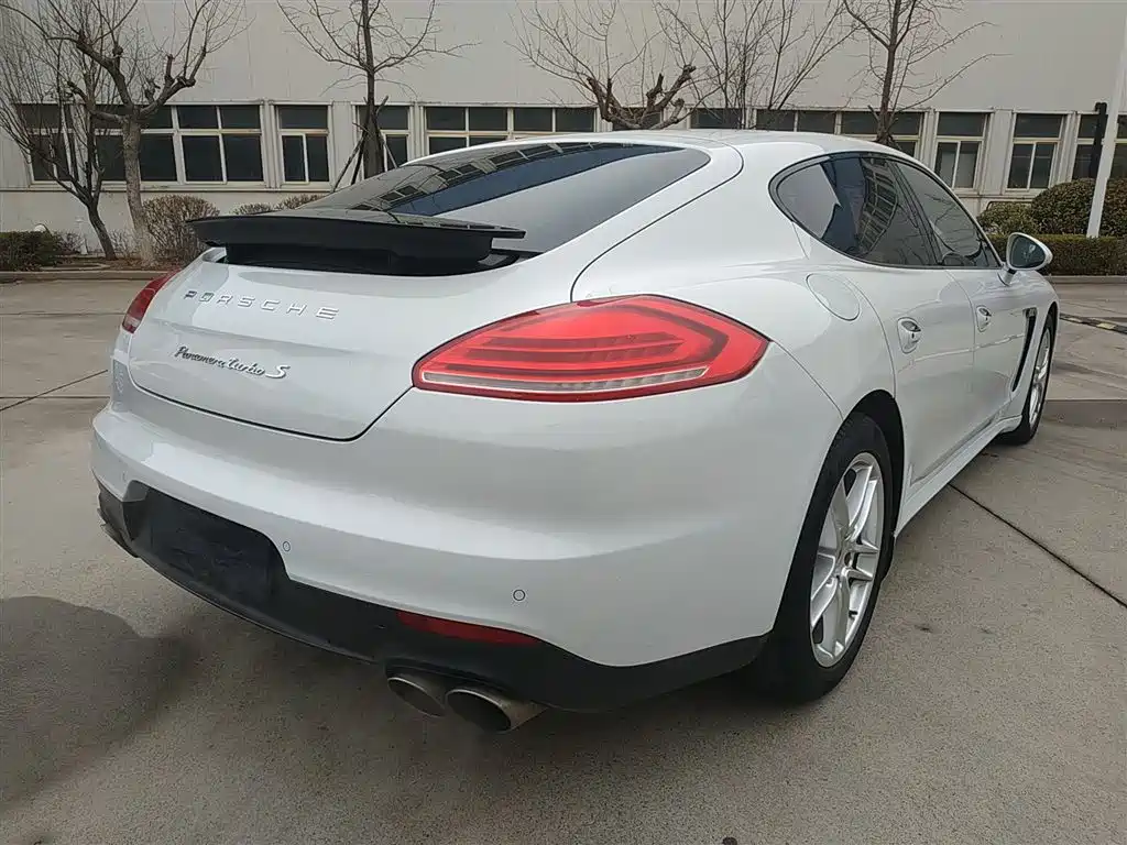 Porsche Panamera 2016 Panamera 4 Edition 3.0T фото 7