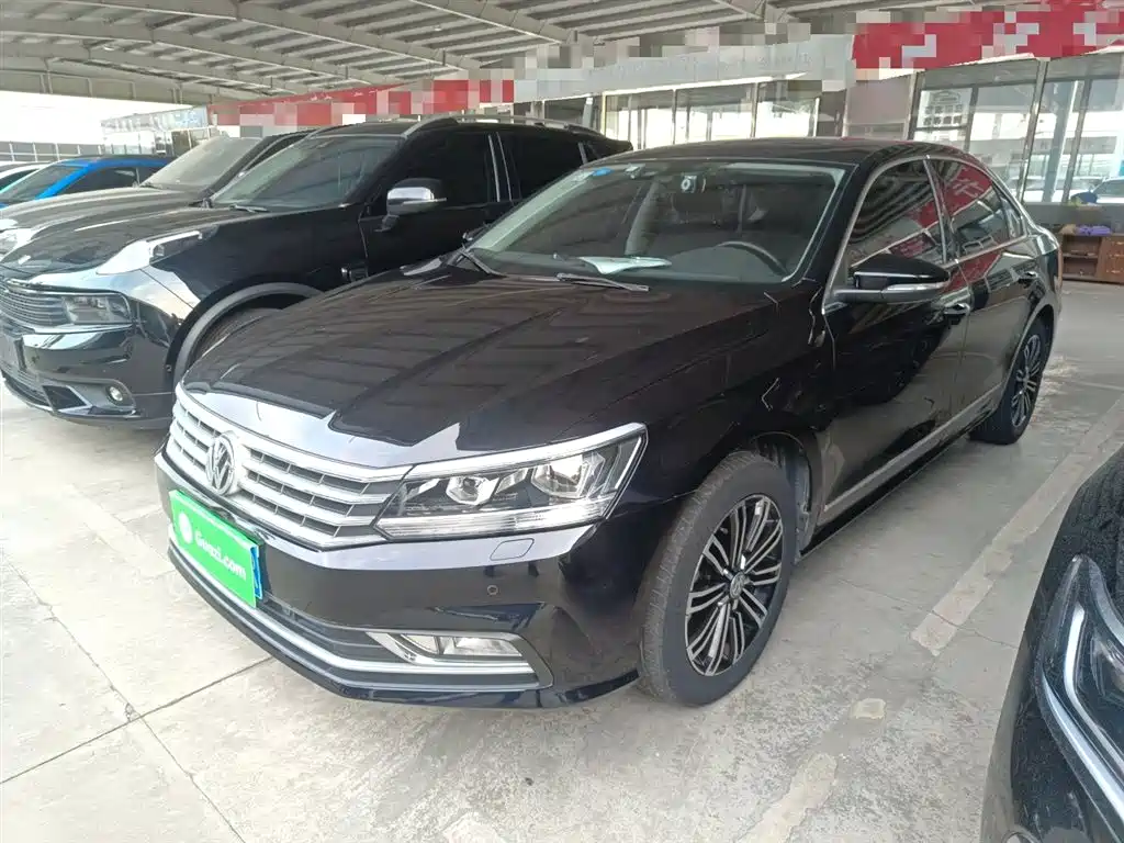 Volkswagen Passat 2017 330TSI DSG Luxury фото 2