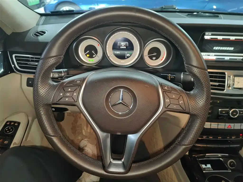 Mercedes-Benz E-Class 2015 E 260 L Sport фото 3