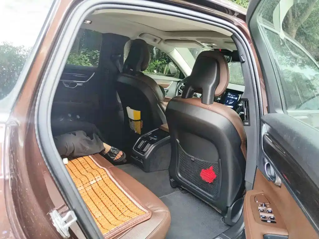 Фото 11 - Volvo S90