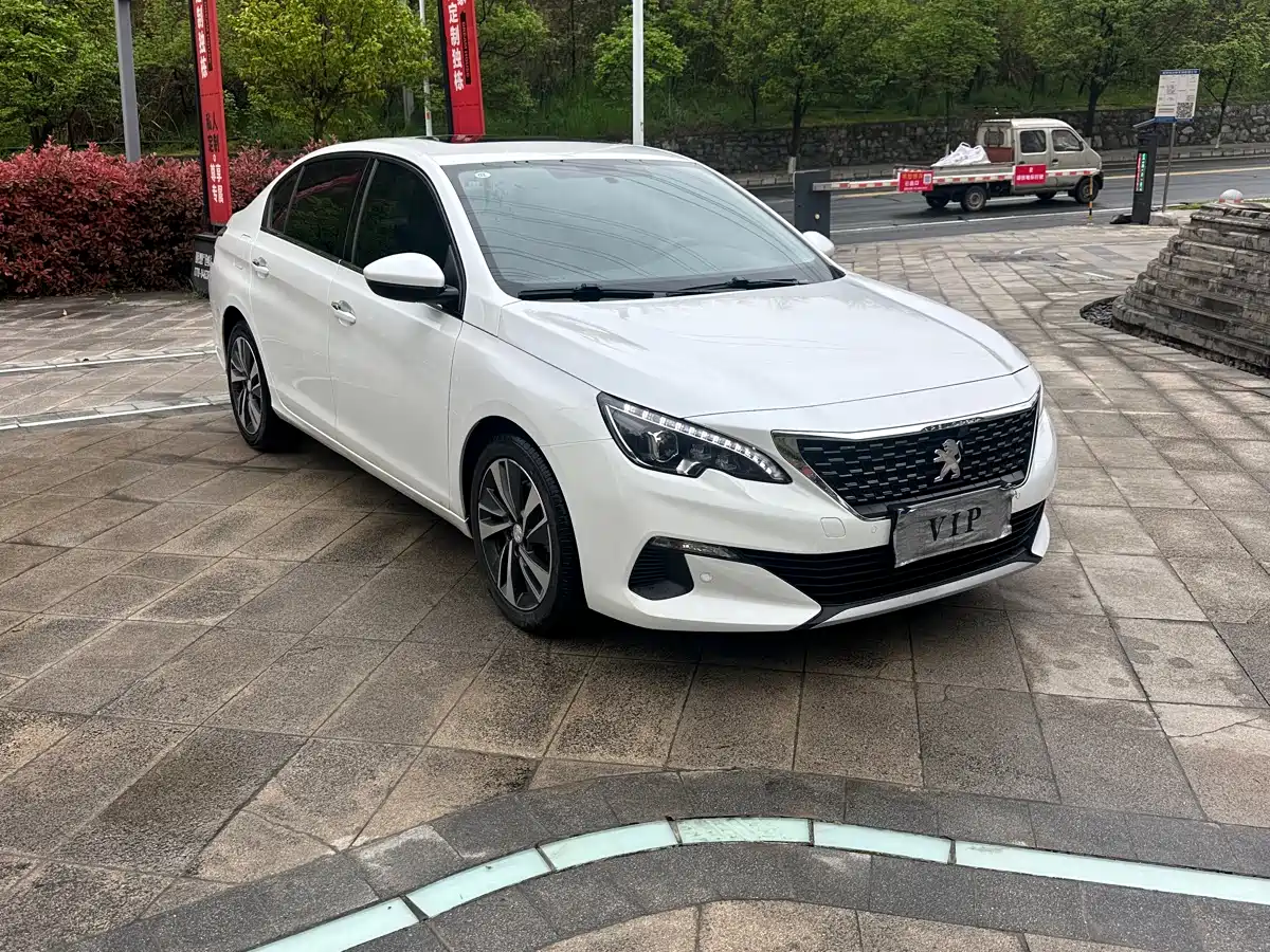 Peugeot 408 2020 360THP 10th Anniversary Commemorative Edition фото 3