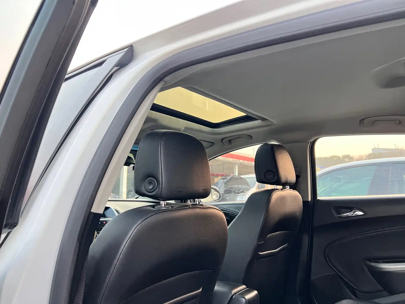 Buick Excelle 2014 XT 1.6L Automatic Fashion фото 11