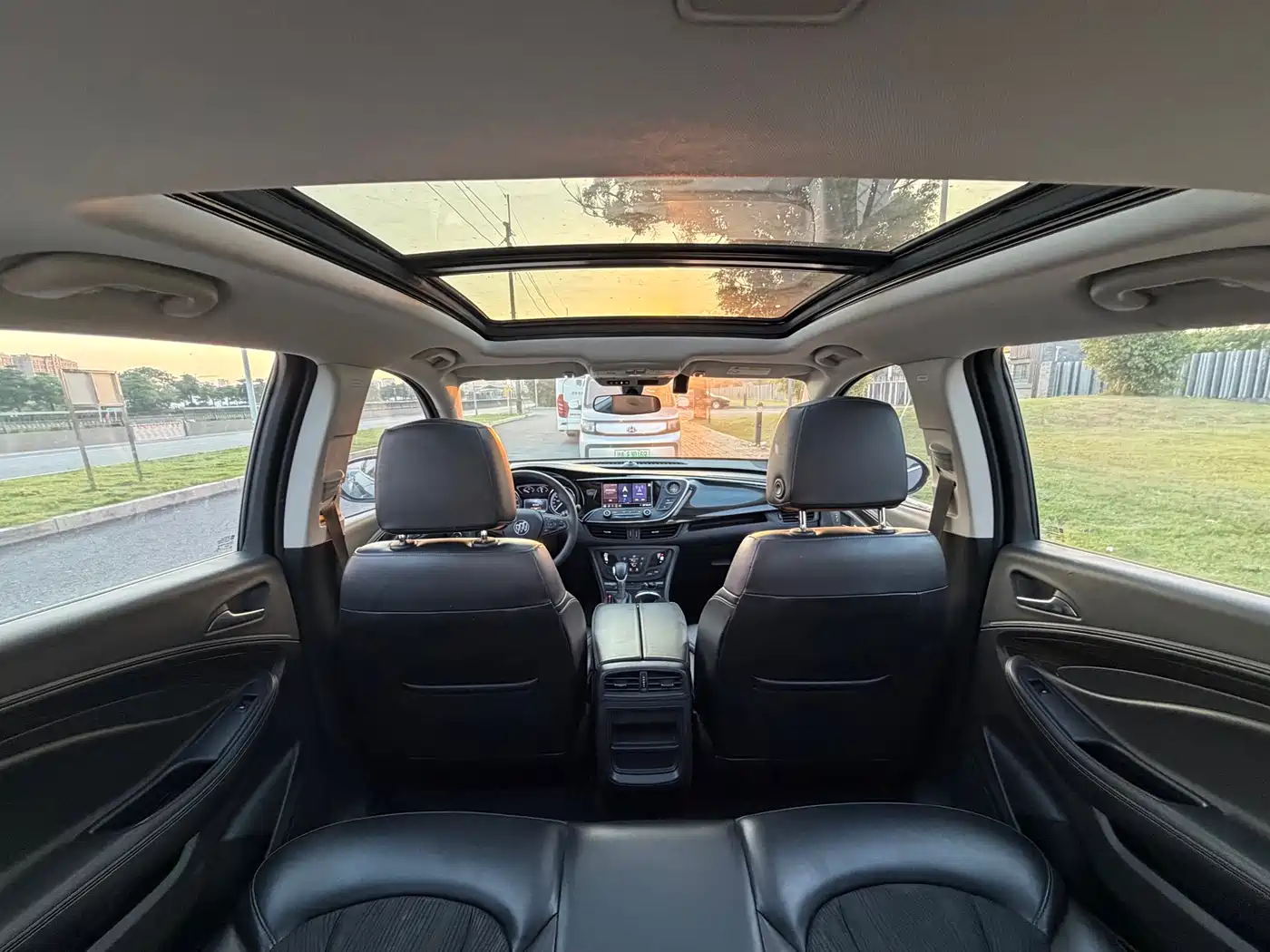 Buick Envision Plus 2020 20T FWD Leading фото 17
