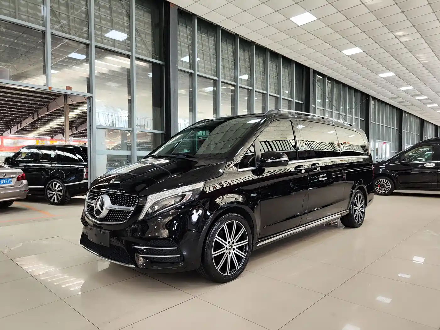 Mercedes-Benz V-Class 2022 V 260 L Long Wheelbase Luxury Edition
