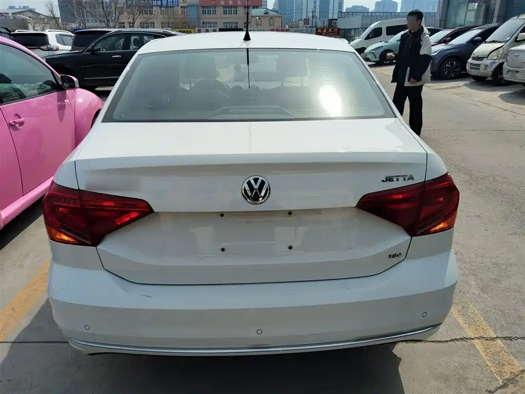 Volkswagen Jetta 2017 1.5L Automatic Comfort фото 4