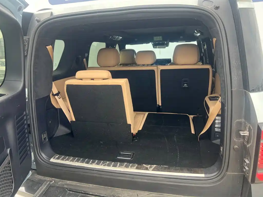 Fang Cheng Bao Leopard 8 2024 2025 Zhiyong Flagship 7-Seater
