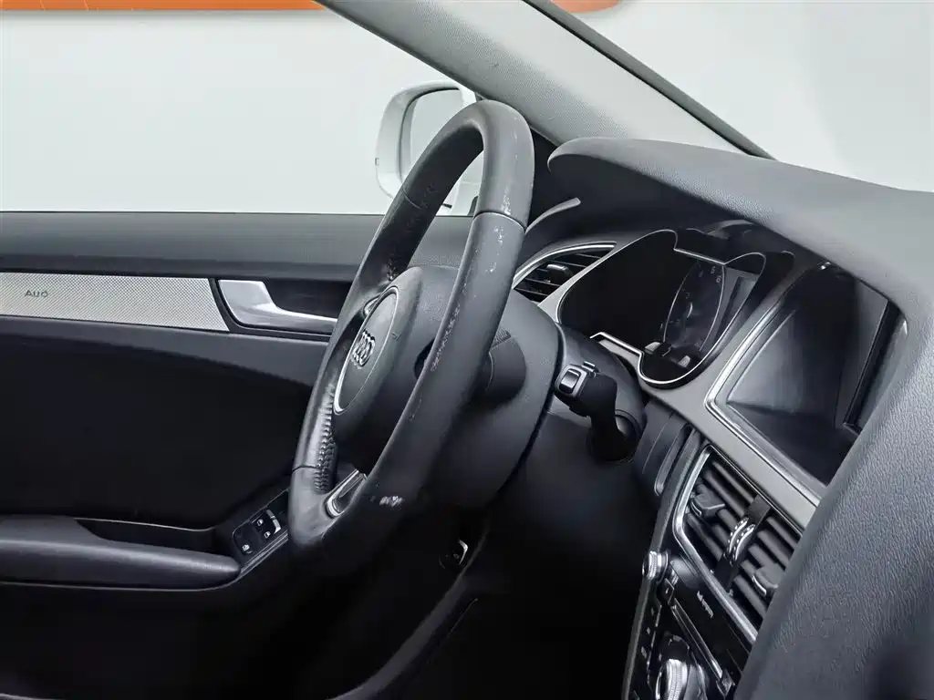 Audi A4L 2013 35 TFSI Automatic Standard фото 22