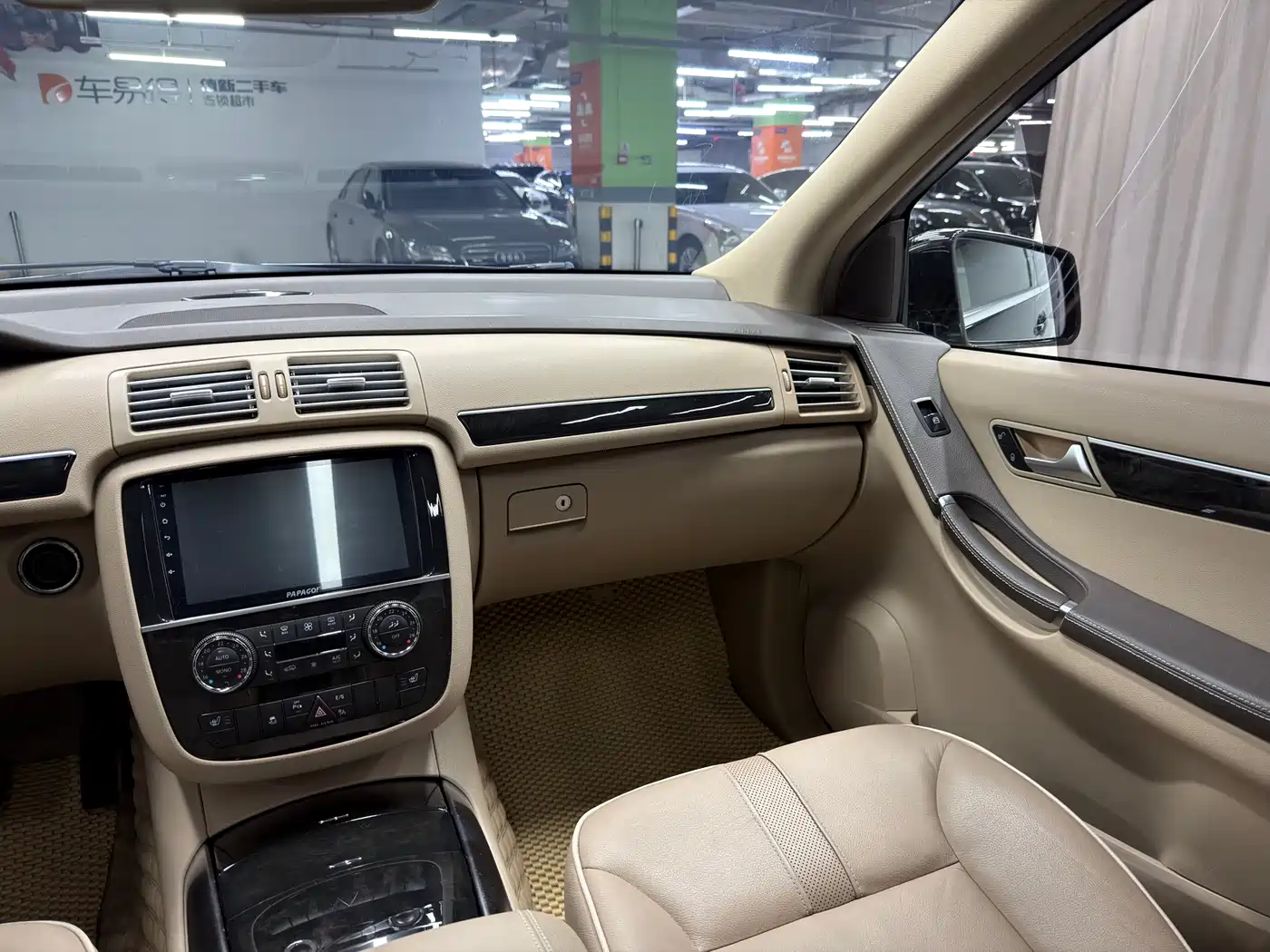 Mercedes-Benz R-Class 2015 R 320 4MATIC Luxury фото 11