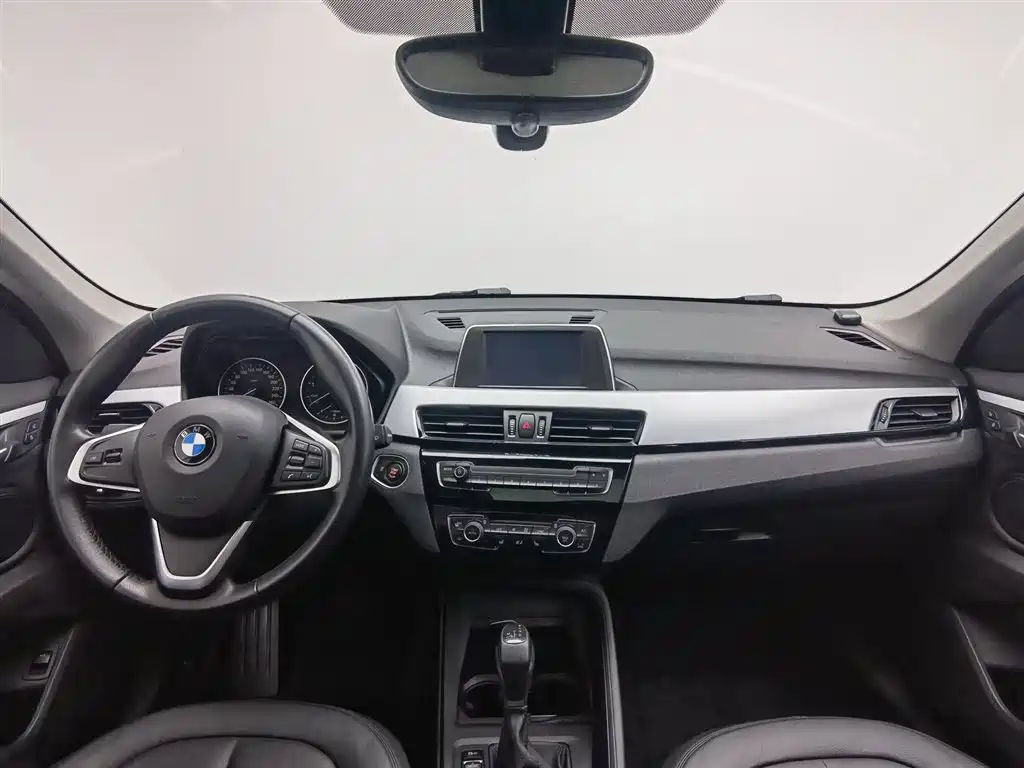 BMW X1 2016 sDrive18Li Premium Model фото 5