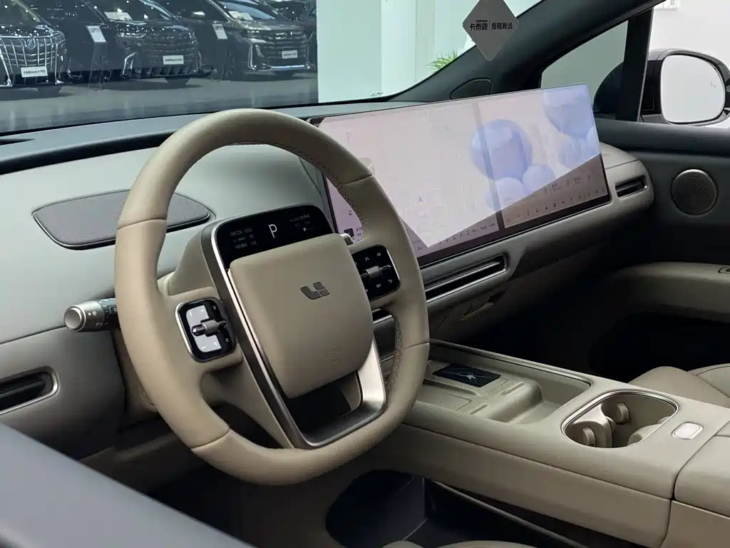 Li Auto i6 2026 2025 4WD Base Model