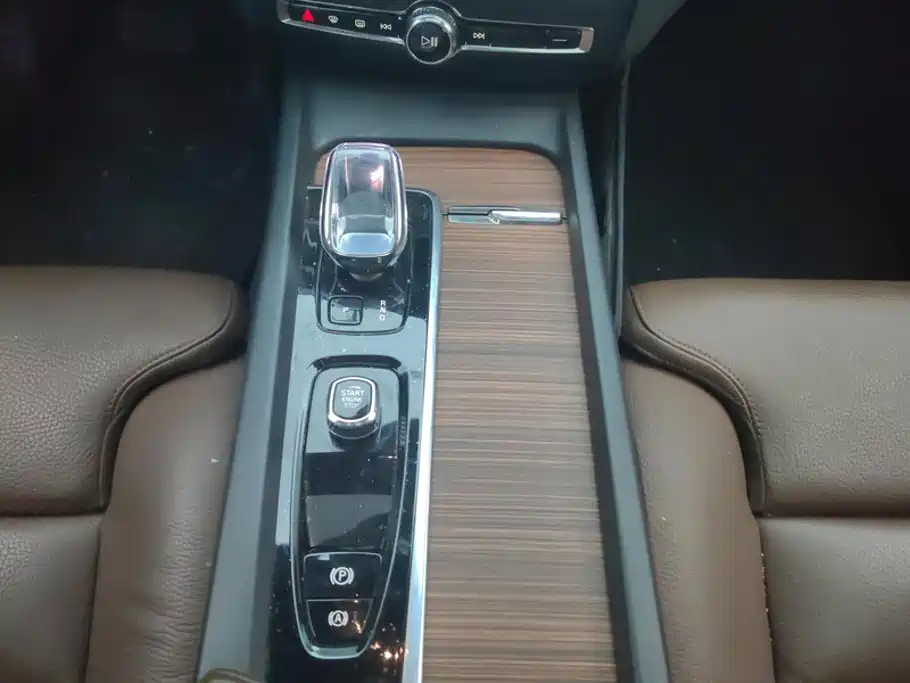 Volvo S60 2024 2025 B4 Smart Elite Luxury Edition