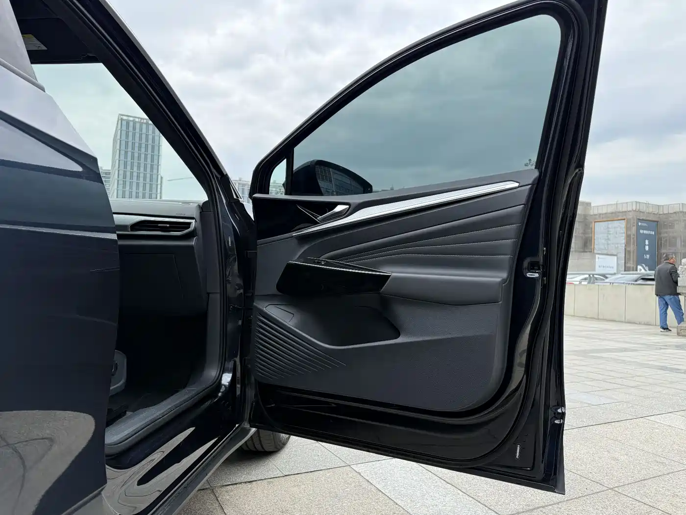 VOLKSWAGEN ID.4 CROZZ