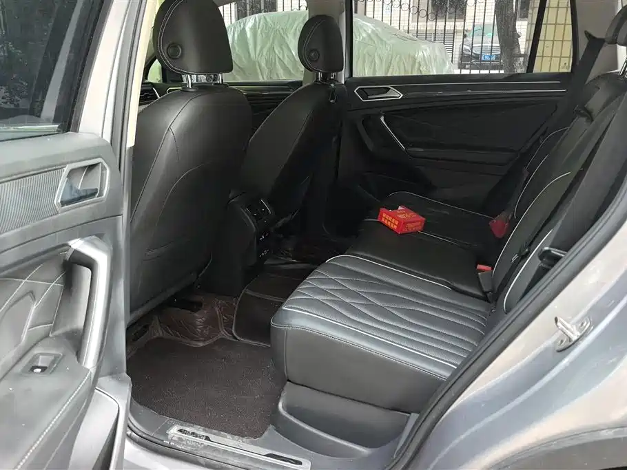 Volkswagen Tiguan L 2022 330TSI Auto 2WD R-Line Premium Edition фото 11