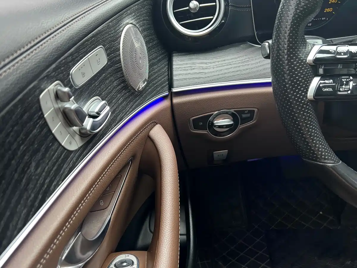 Mercedes-Benz E-Class 2022 E 300 L Sport Luxury фото 12
