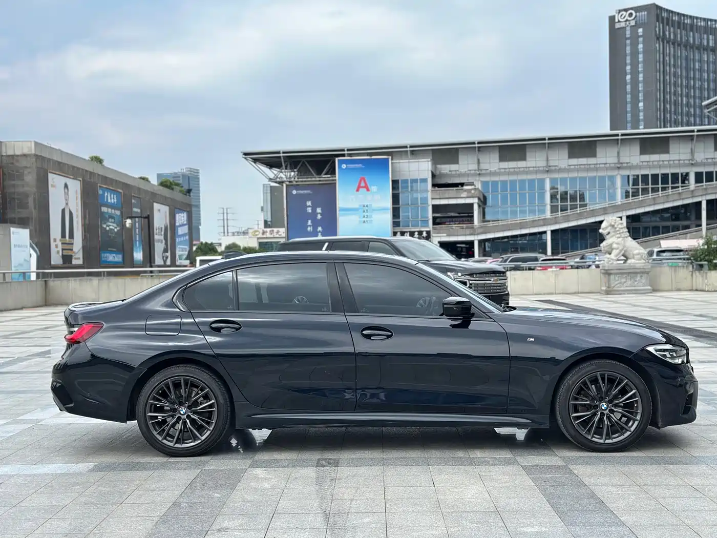BMW 3 Series 2022 325Li M Sport Shadow Edition фото 7