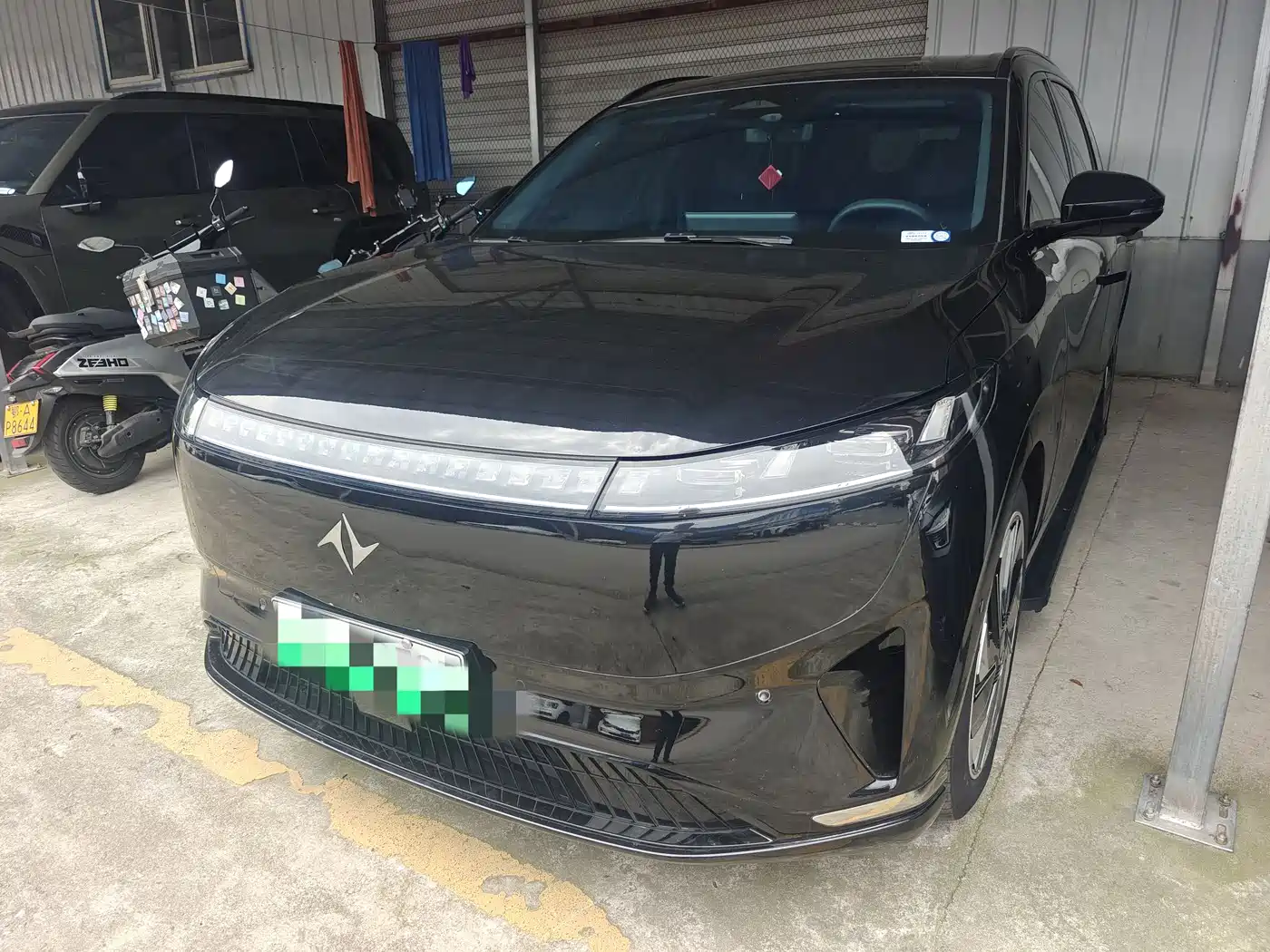 Dongfeng Yipai eπ008 2025 210Ultra Extended Range 6-Seater
