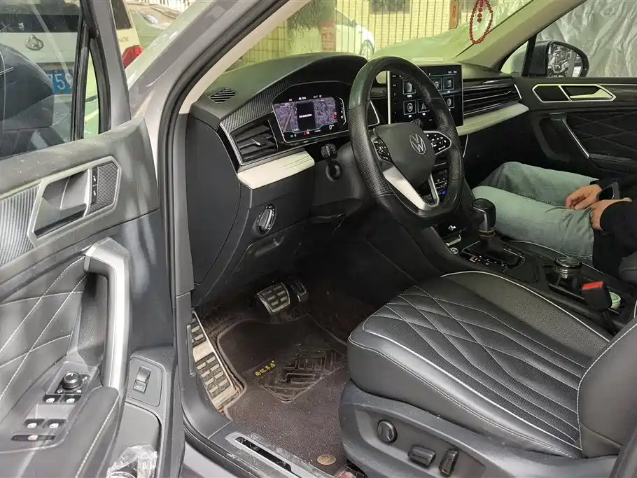 Volkswagen Tiguan L 2022 330TSI Auto 2WD R-Line Premium Edition фото 9