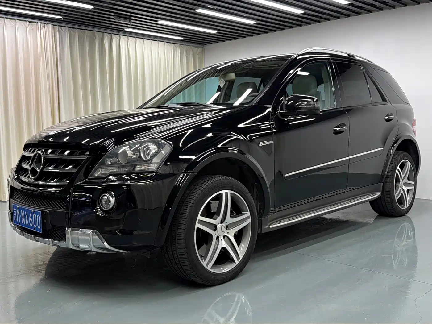 Mercedes-Benz M-Class AMG 2011 AMG ML 63