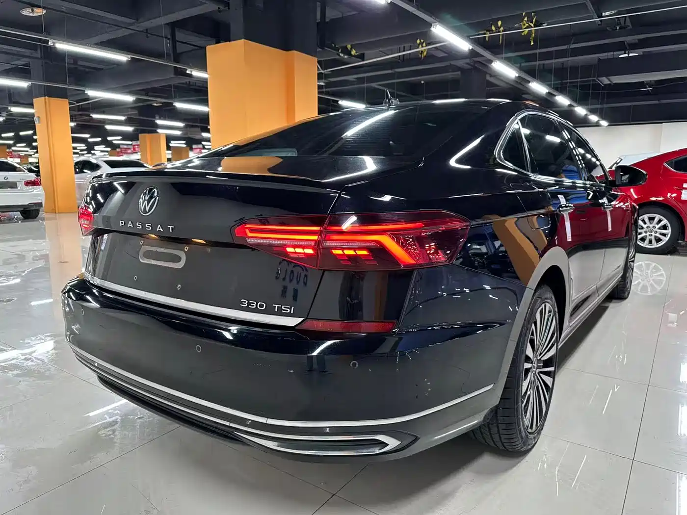 Volkswagen Passat 2020 Facelift 330TSI Luxury China VI фото 14