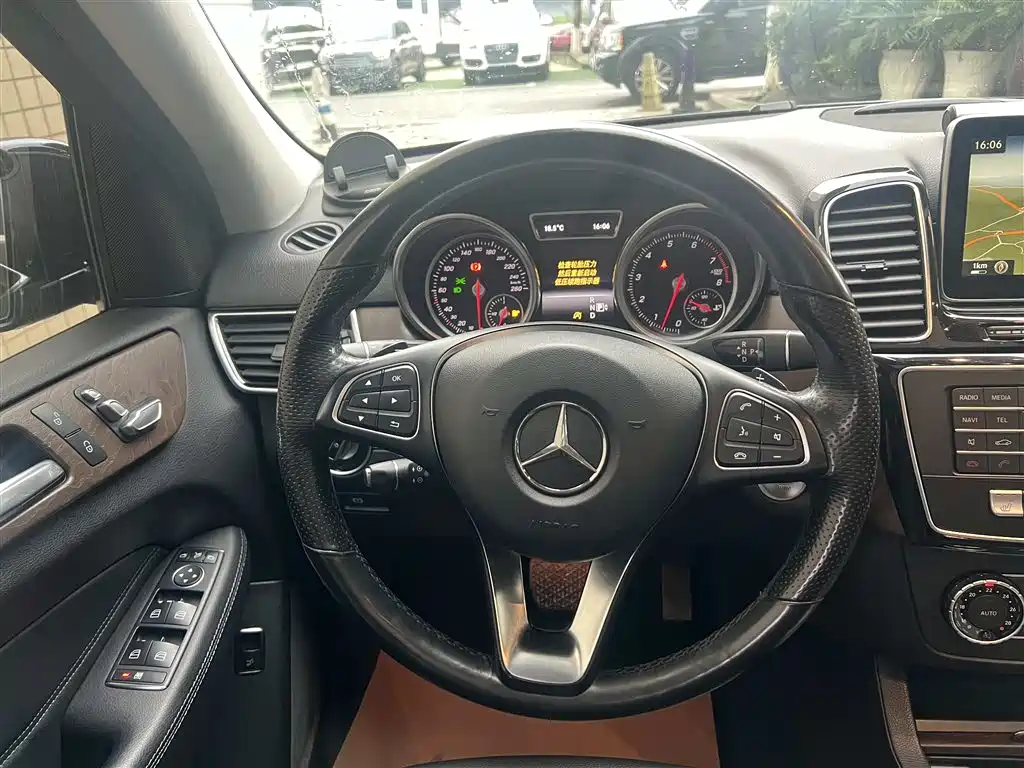 Mercedes-Benz GLE 2016 GLE 400 4MATIC фото 13