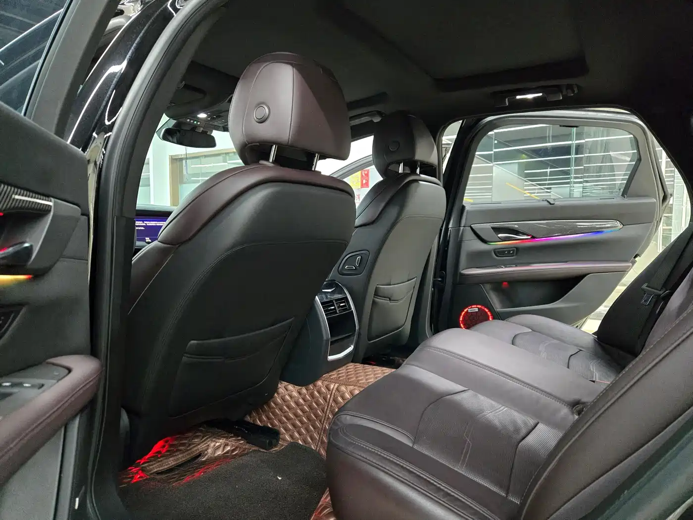 Фото 9 - Cadillac CT6