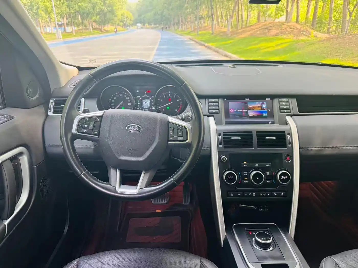 Land Rover Discovery Sport 2018 240PS SE Edition фото 8