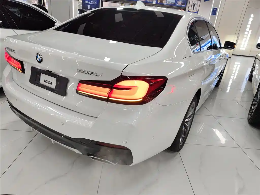 BMW 5 Series 2022 Model Second Facelift 525Li M Sport Package фото 7