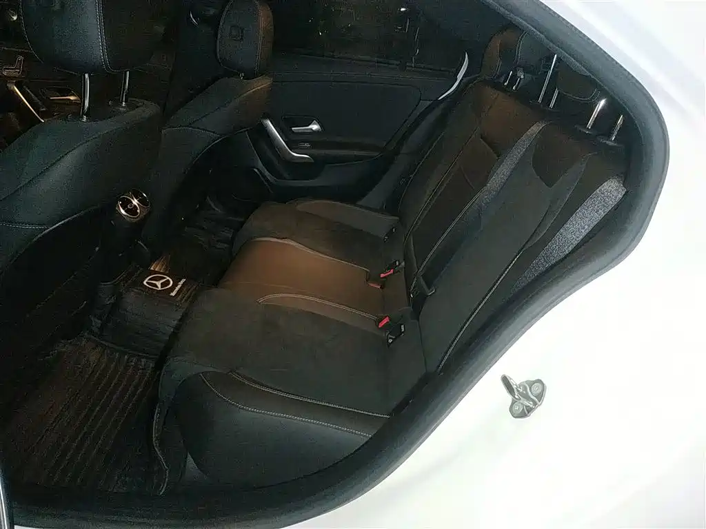 Mercedes-Benz A-Class 2020 Facelift A 200 L Sport Sedan Fashion фото 14