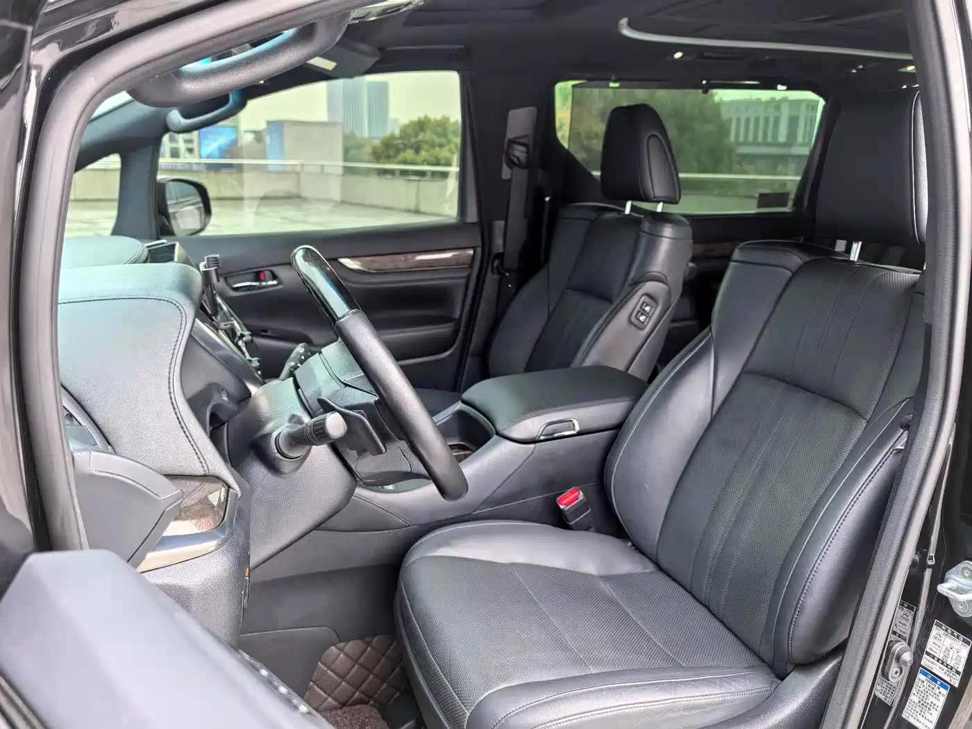 Toyota Alphard 2021 Hybrid 2.5L Premium фото 11