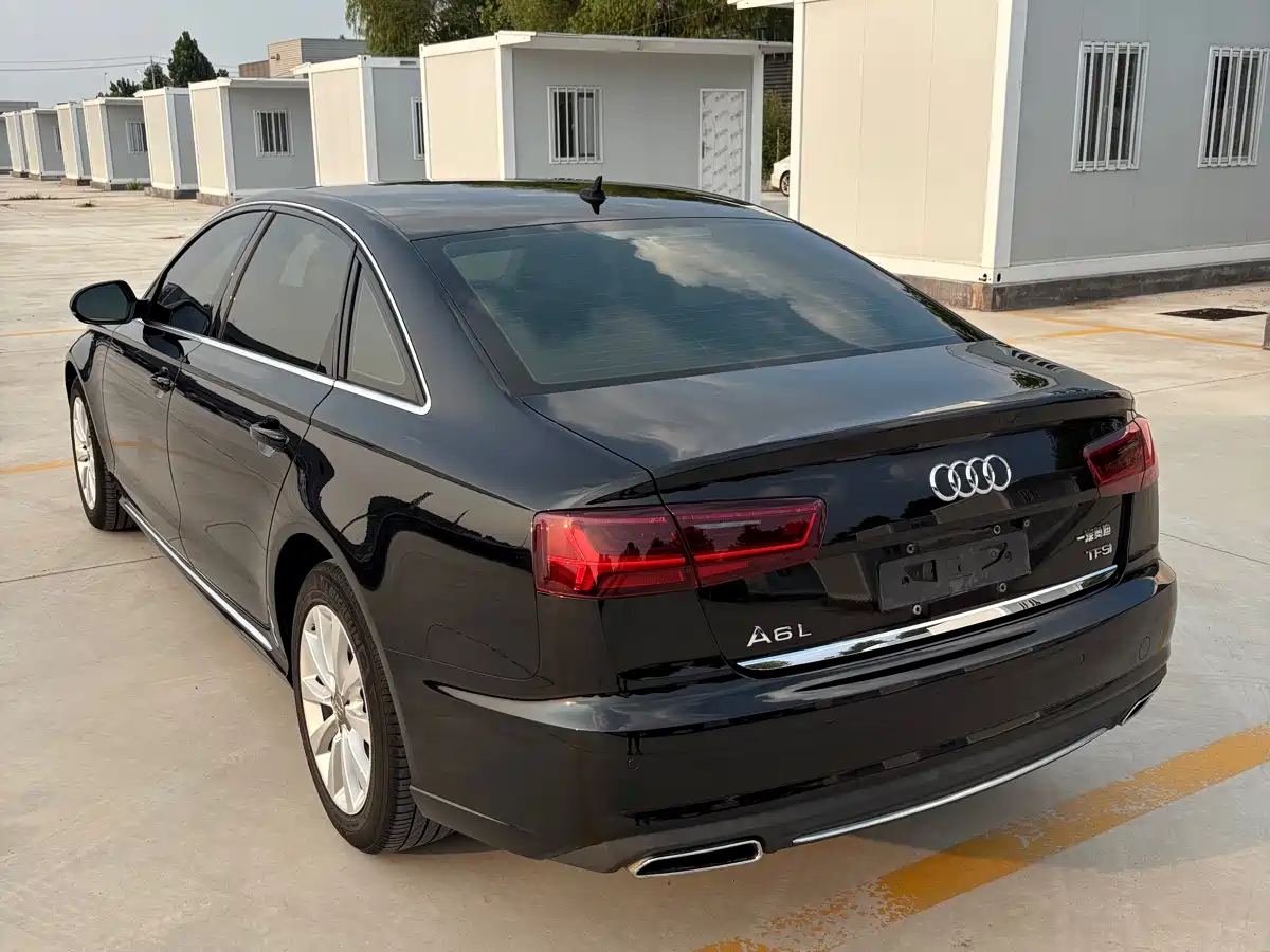 Фото 3 - Audi A6L