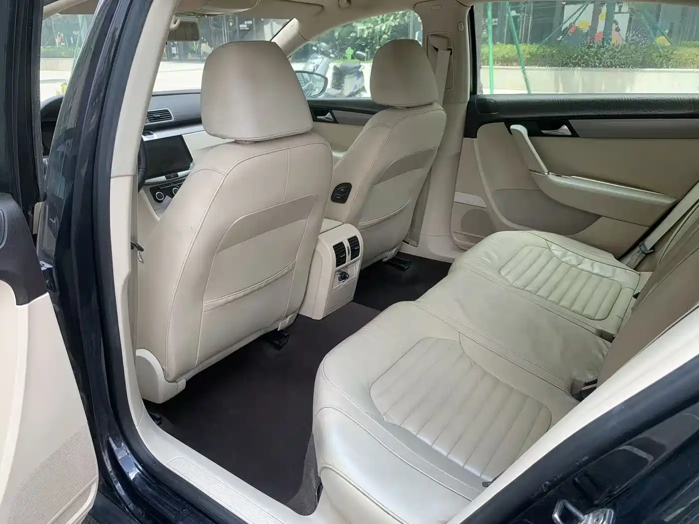 Volkswagen Magotan 2012 Facelift 1.8TSI Luxury фото 9