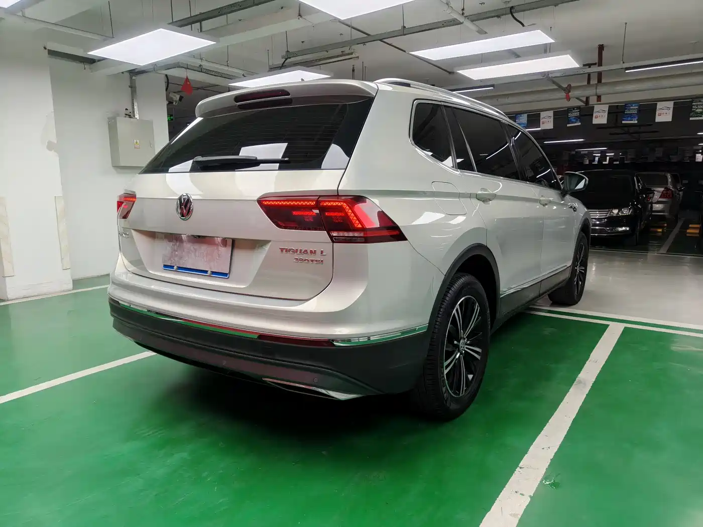 Volkswagen Tiguan L 2017 380TSI Automatic 4WD Luxury Edition фото 5