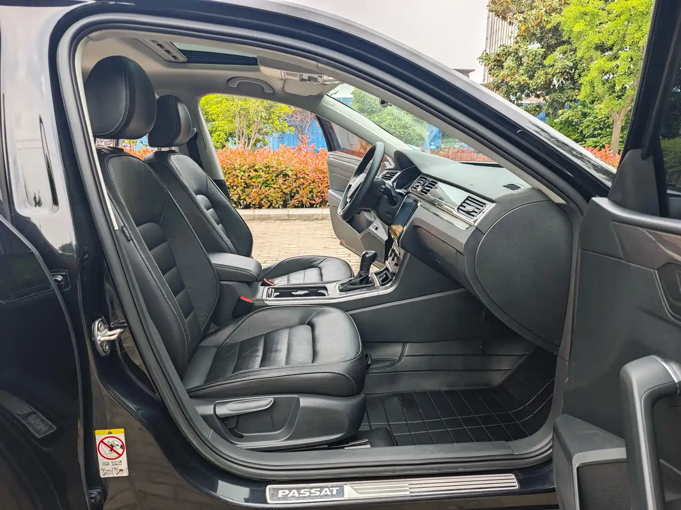 Photo 5 - Volkswagen Passat