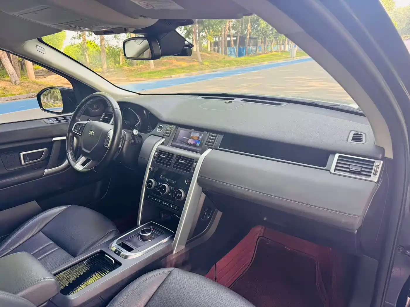 Land Rover Discovery Sport 2018 240PS SE Edition фото 9