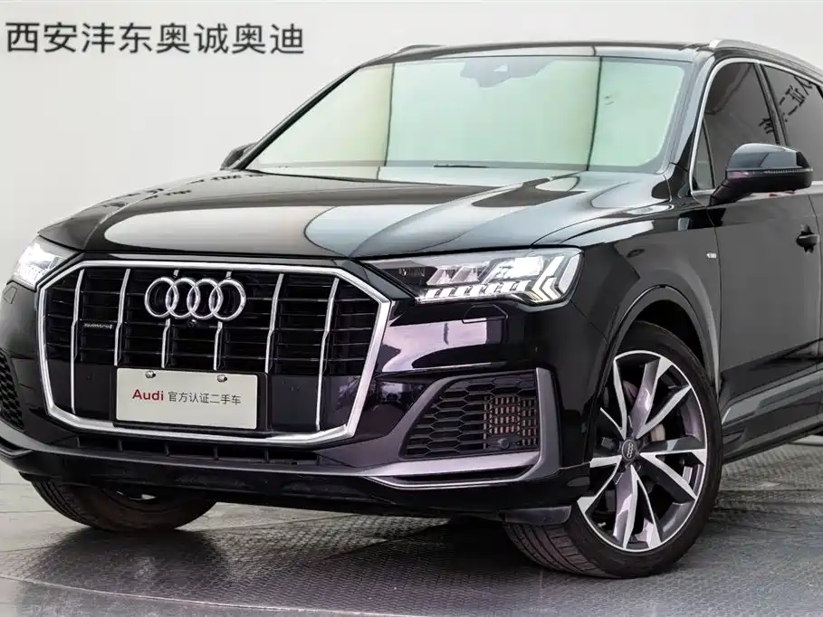 Фото 22 - Audi Q7