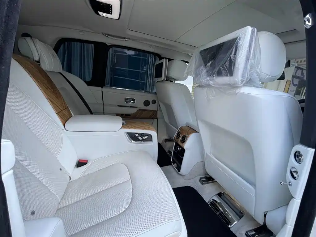 Rolls-Royce Cullinan 2024 4-Seater фото 16