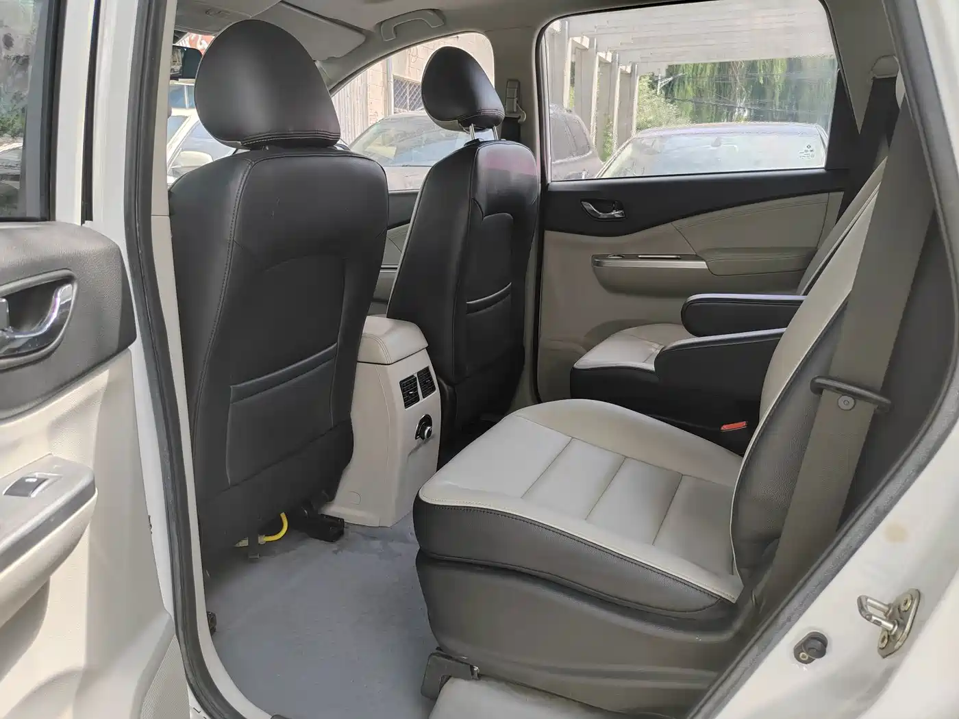 Dongfeng Fengxing Fengxing S500 2016 2016 1.6L CVT Premium