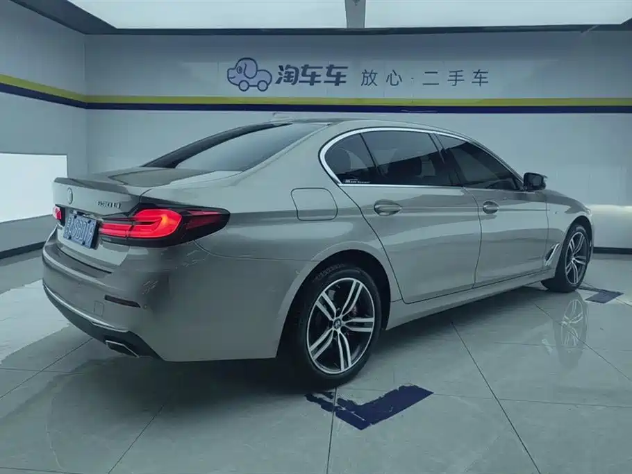 BMW 5 Series 2023 530Li Leading Luxury Package фото 3