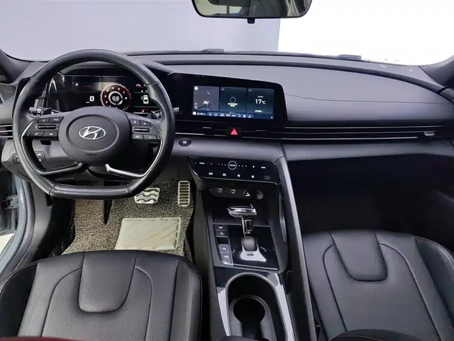 Hyundai Elantra 2021 240TGDi DCT LUX Premium Edition фото 12