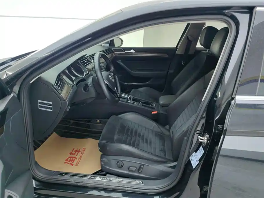 Volkswagen Magotan 2017 330TSI DSG Luxury фото 9