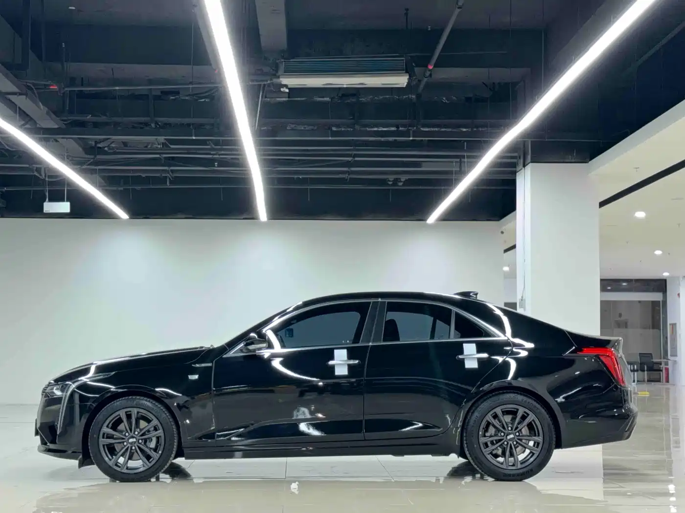 Cadillac CT4 2024 2022 28T Luxury Model