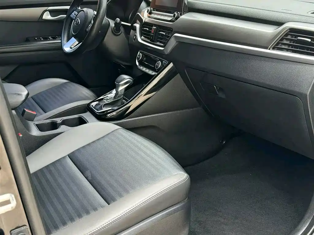 Kia Sportage 2019 2.0L Automatic Smart Luxury Edition фото 2