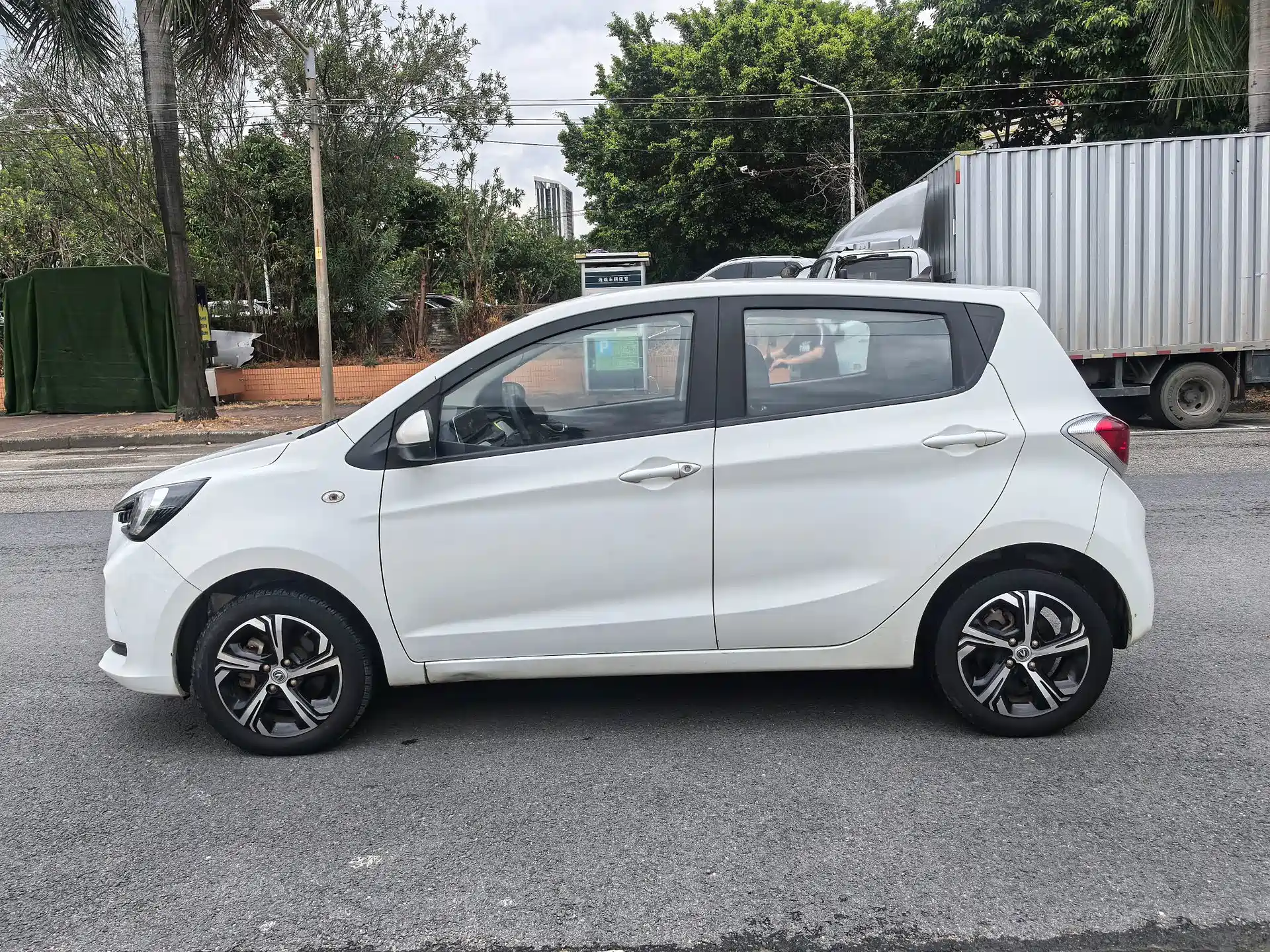 Фото 4 - Changan Benben E-Star