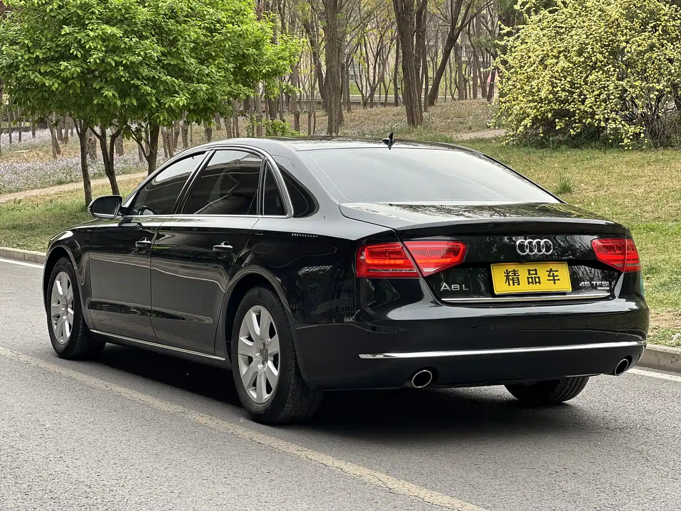 Audi A8 2012 A8L 45 TFSI quattro Luxury фото 4