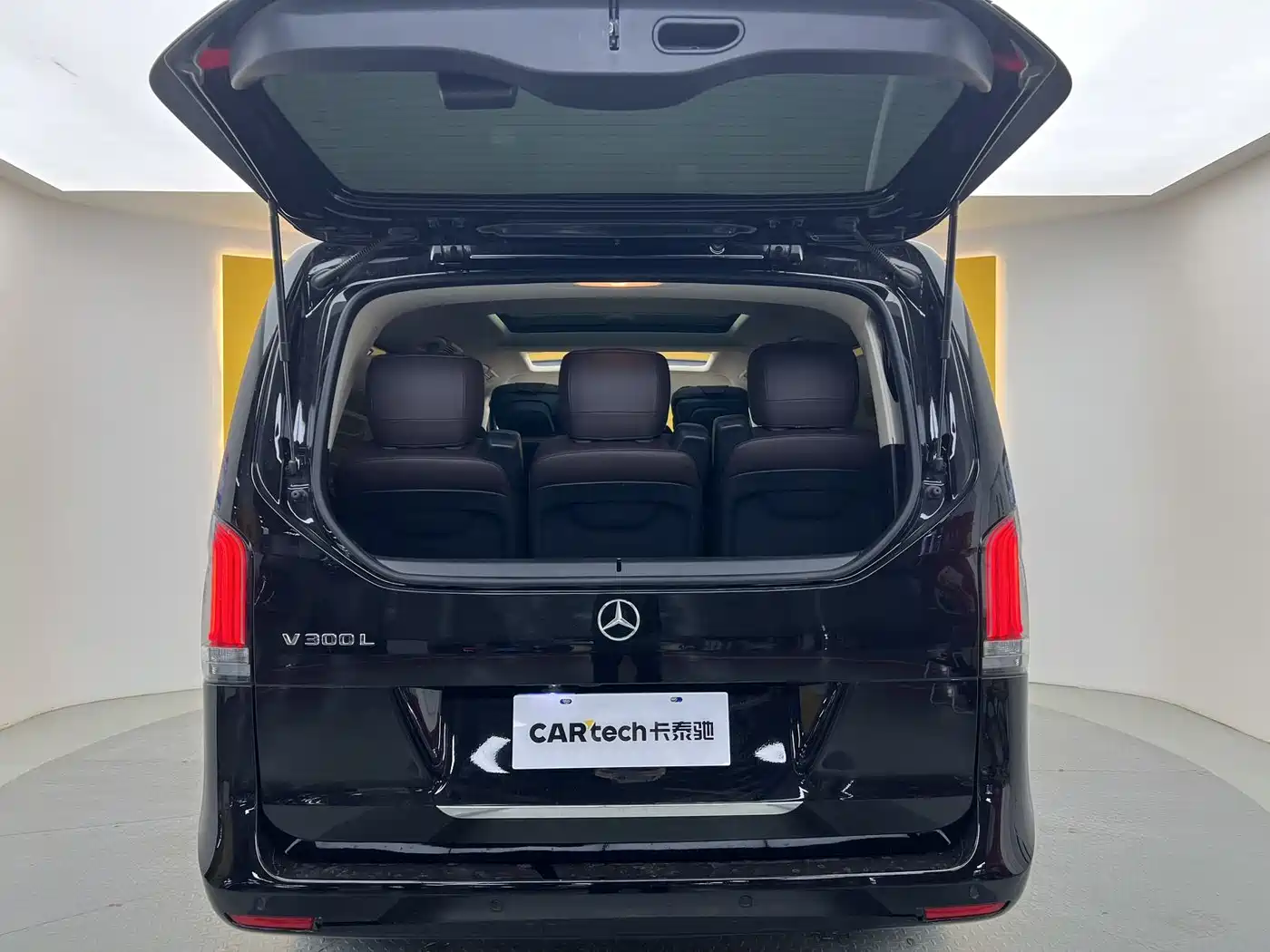 Mercedes-Benz V-Class 2025 2024 V 300 L Long Wheelbase Premium