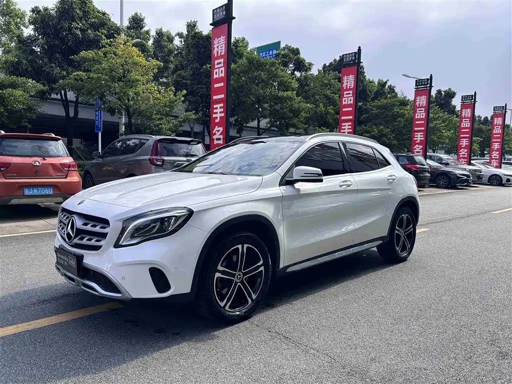 Mercedes-Benz GLA 2018 GLA 200 Fashion