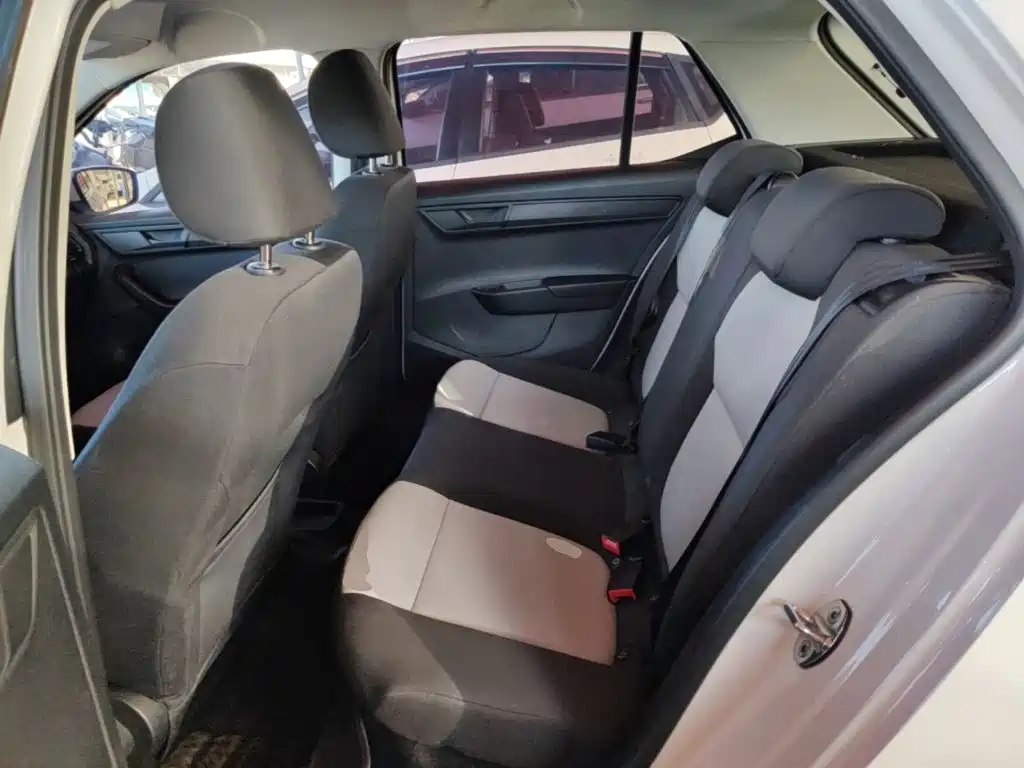 Škoda Fabia 2017 2016 1.4L Automatic Car Enjoy Edition