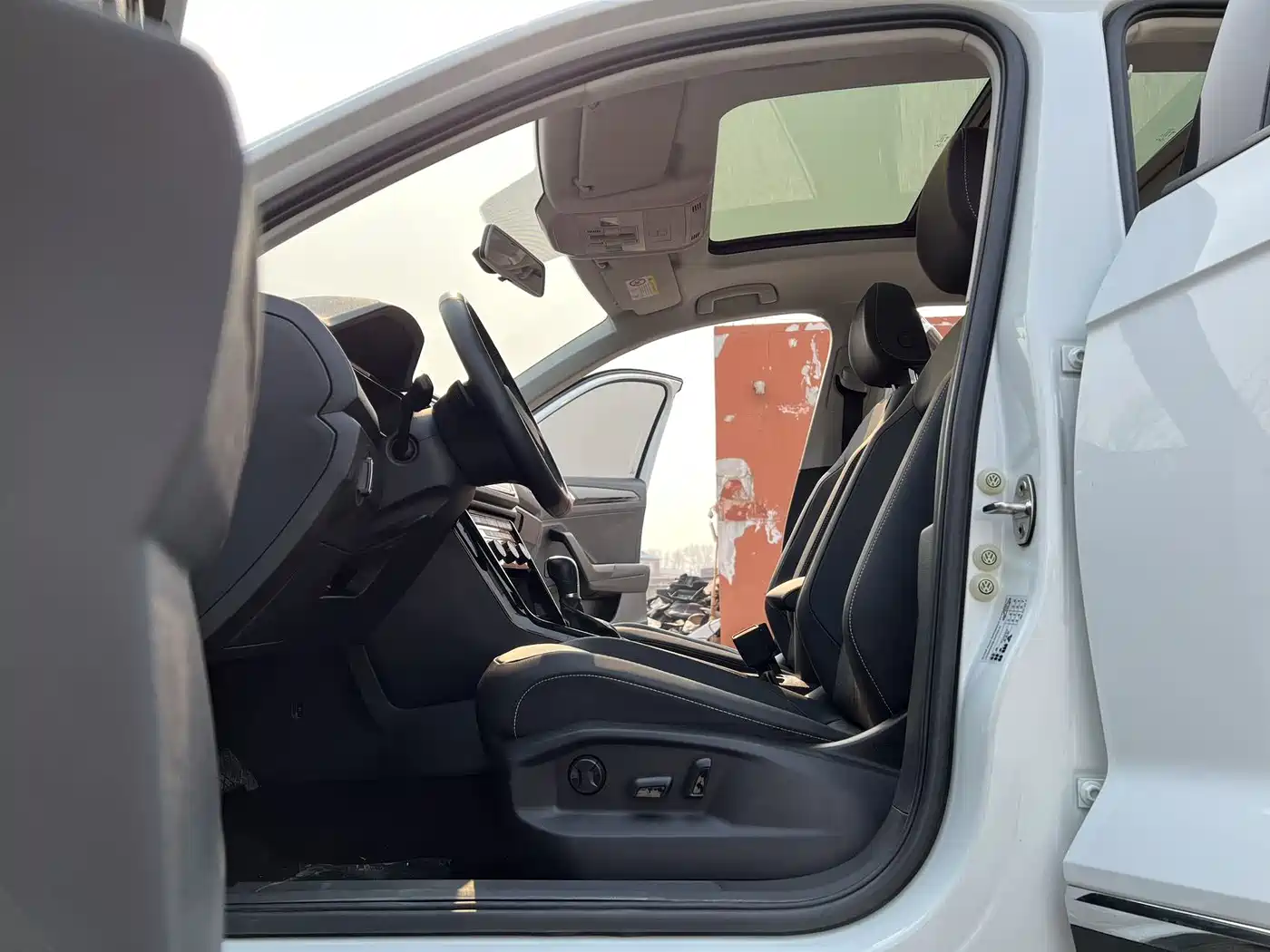 VOLKSWAGEN T ROC EXPLORING SONGS