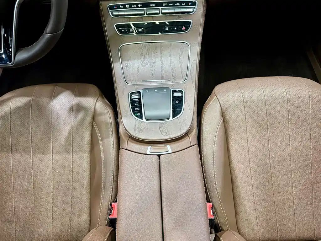Mercedes-Benz E-Class 2021 E 300 L Fashion фото 21